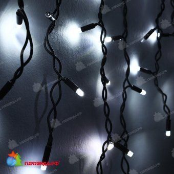Гирлянда Бахрома 3х0.7 м., 200 LED, холодный белый, с мерцанием, черный резиновый провод (Каучук), с защитным колпачком. 10-3692.