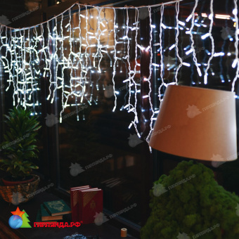 Гирлянда Бахрома 3х0.7 м., 200 LED, холодный белый, с мерцанием, белый резиновый провод (Каучук), с защитным колпачком. 10-3695.