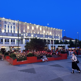 Светодиодная Малая звезда 12 см, 5 DMX светодиодов, с креплением. Красный. ПВХ. 24В. IP54, 50-3556